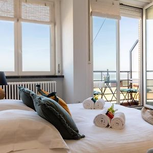 Huswell - Beautiful Spacious Studio With Frontal Sea View